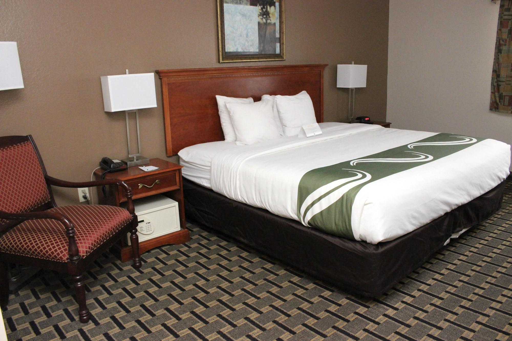 Quality Inn & Suites Detroit Metro Airport Ром'юлус Екстер'єр фото