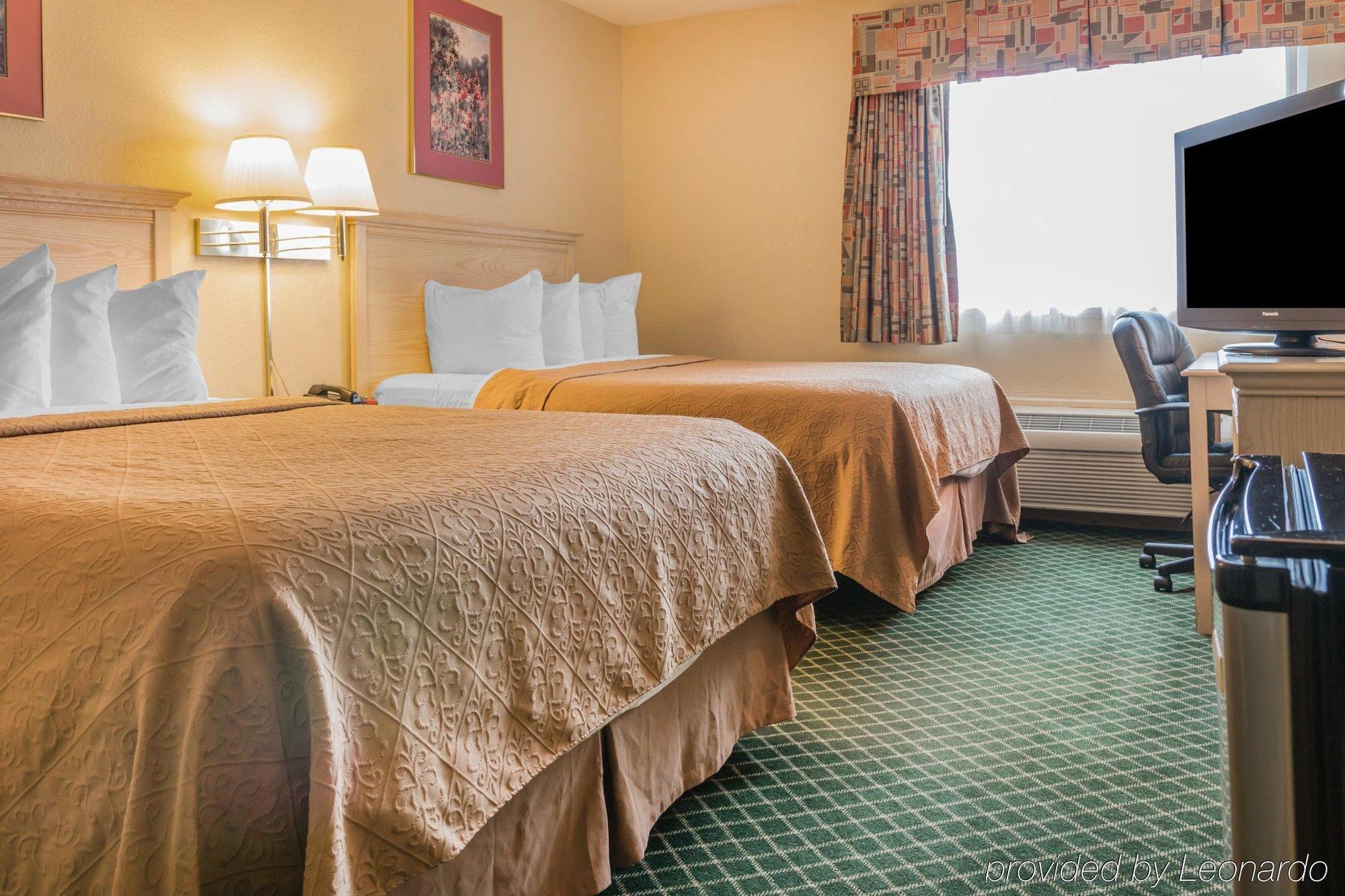 Quality Inn & Suites Detroit Metro Airport Ром'юлус Екстер'єр фото