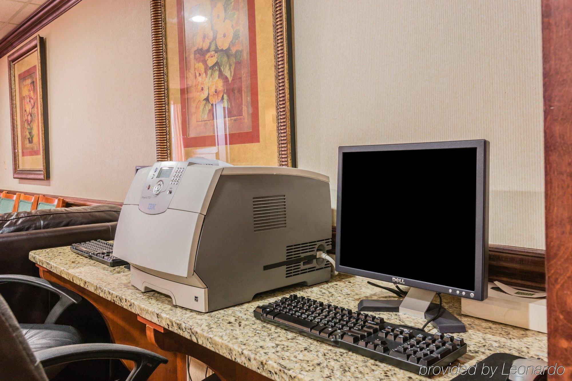 Quality Inn & Suites Detroit Metro Airport Ром'юлус Екстер'єр фото